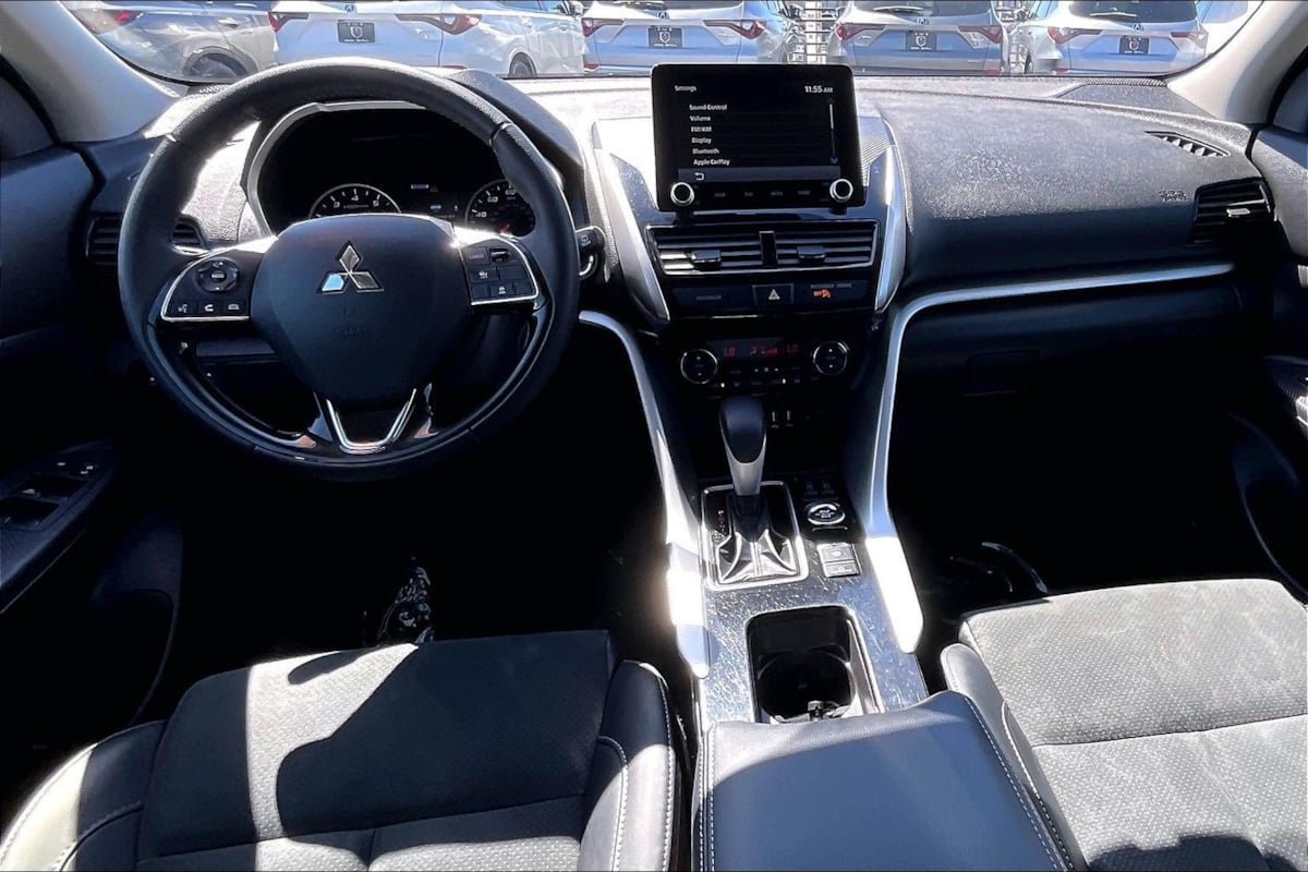 Used 2025 Mitsubishi Eclipse Cross AWD image 12