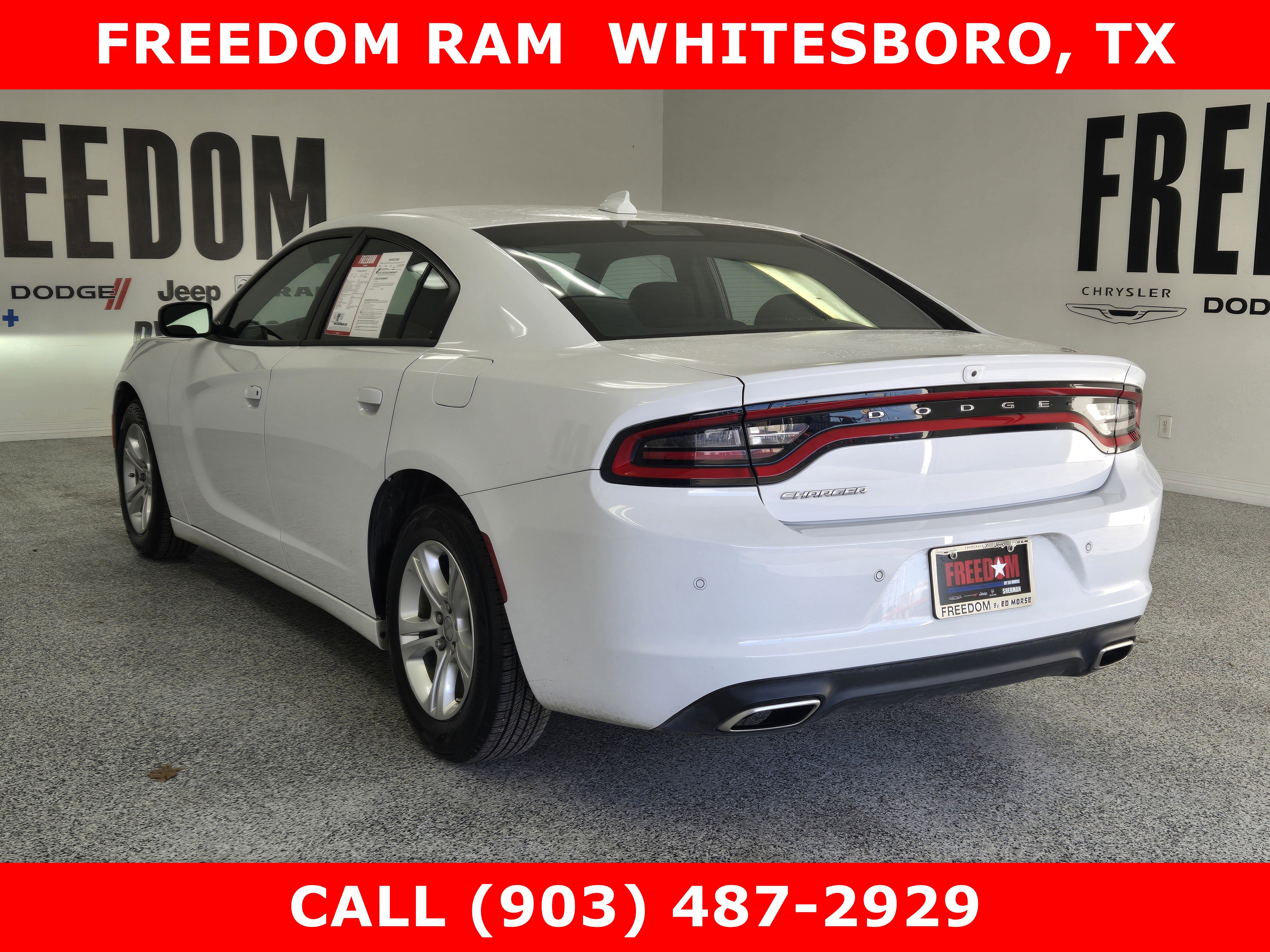 Used 2023 Dodge Charger SXT image 4