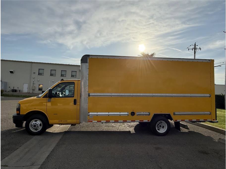 Used 2020 GMC Savana 3500 Extended w/ Driver Convenience Package image 8