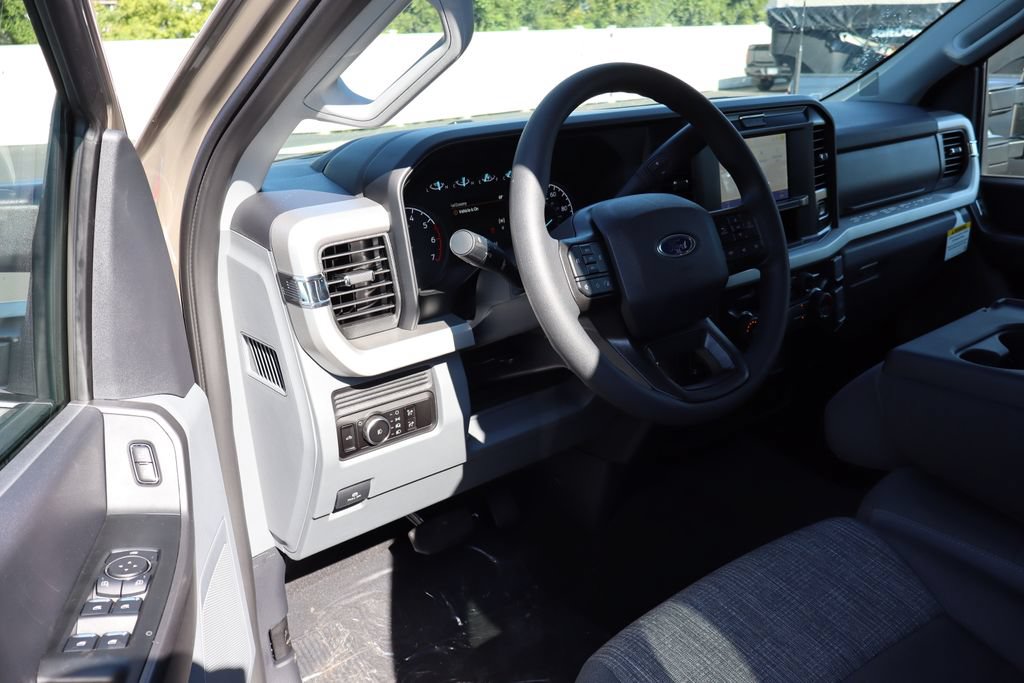 New 2026 Ford F350 XLT w/ FX4 Off-Road Package AWD/4WD image 4