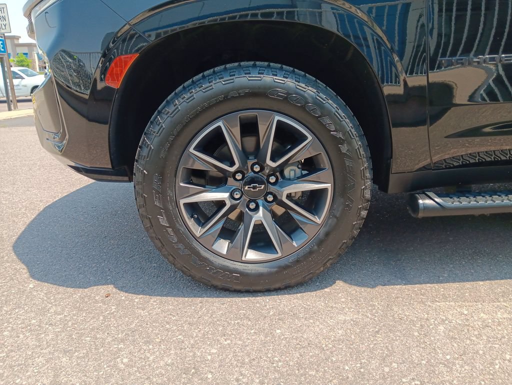 Used 2021 Chevrolet Tahoe Z71 w/ Z71 Signature Package AWD/4WD image 27