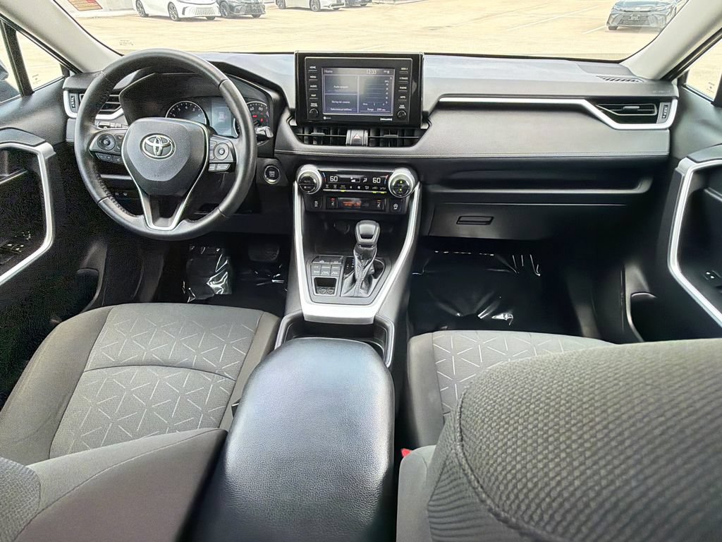 Used 2021 Toyota RAV4 XLE w/ Convenience Package AWD/4WD image 16