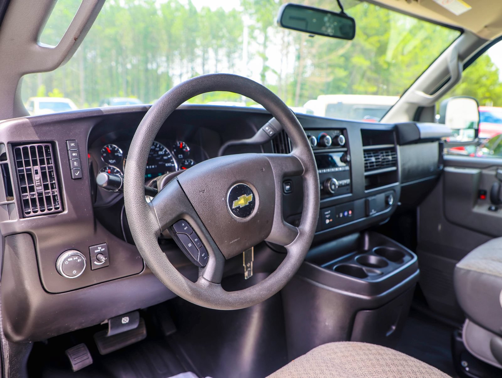 Used 2024 Chevrolet Express 2500 w/ Driver Convenience Package RWD image 11