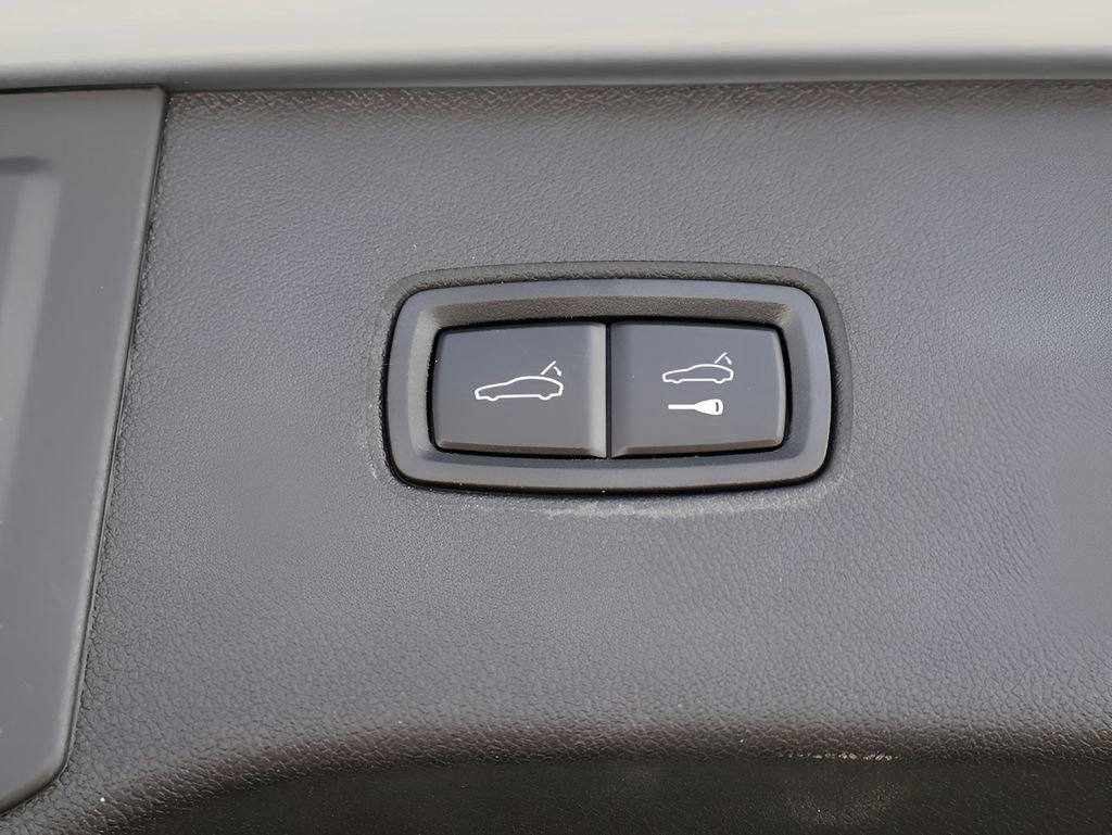 Certified 2026 Porsche Cayenne S AWD/4WD image 17