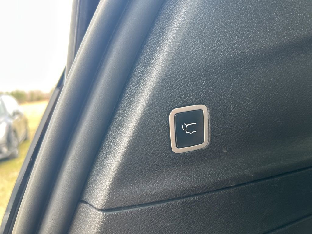 Used 2019 Chrysler Pacifica Limited w/ S Appearance Package image 14