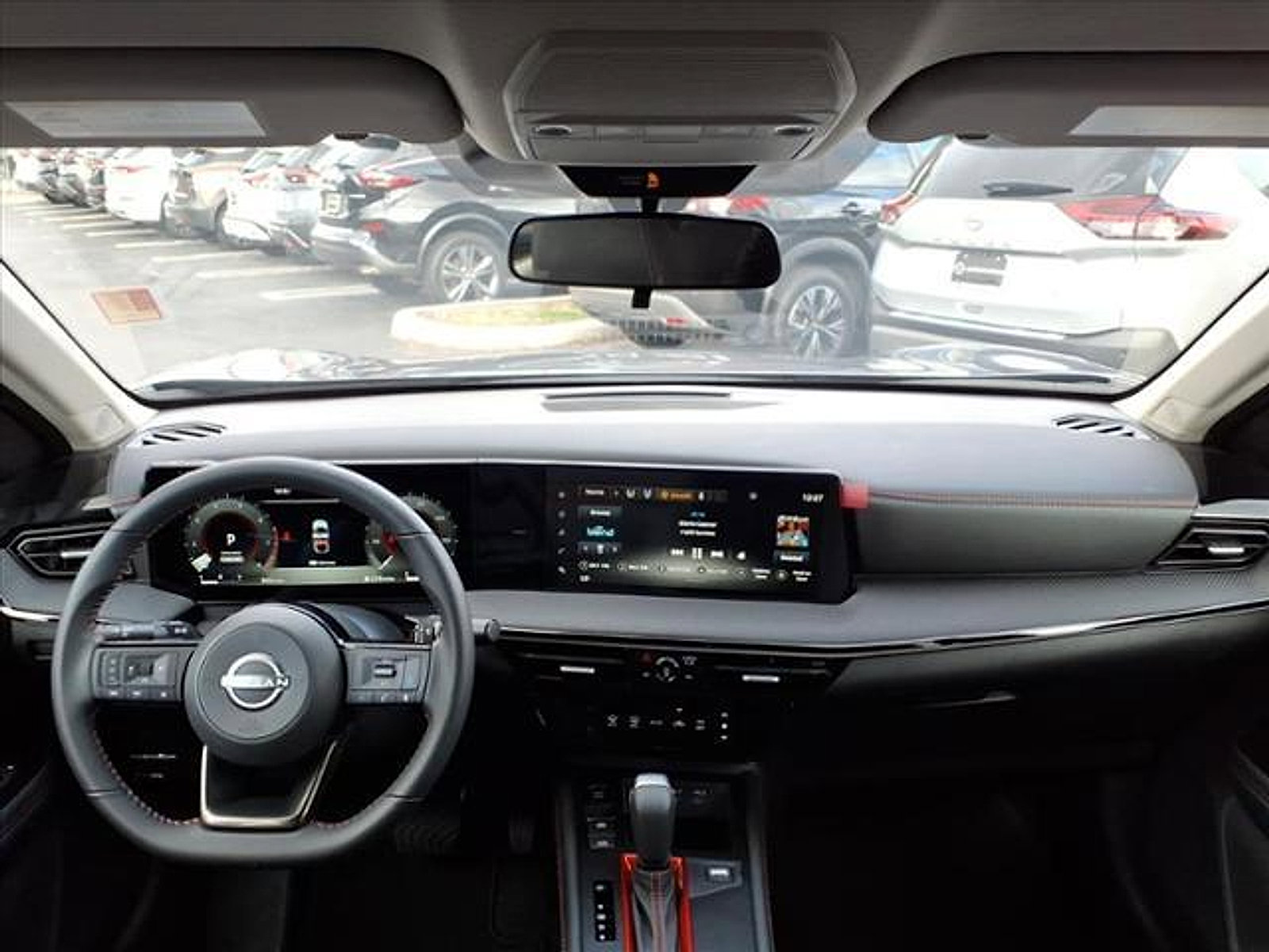 Used 2025 Nissan Kicks SR image 22