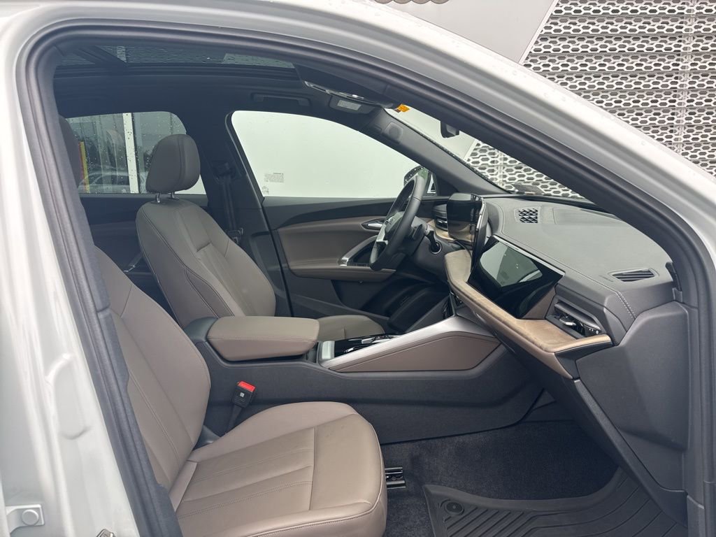 Used 2025 Audi Q5 Premium Plus w/ Premium Plus AWD/4WD image 7
