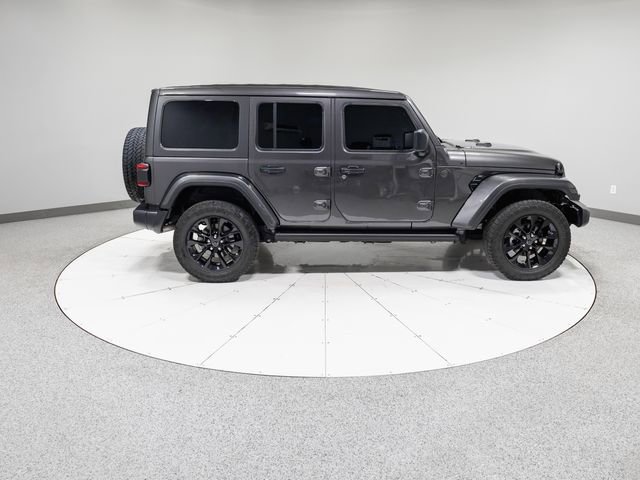 Used 2025 Jeep Wrangler Sahara image 31