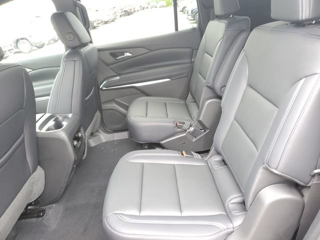 New 2026 Chevrolet Traverse LT w/ Midnight/Sport Edition AWD/4WD image 13