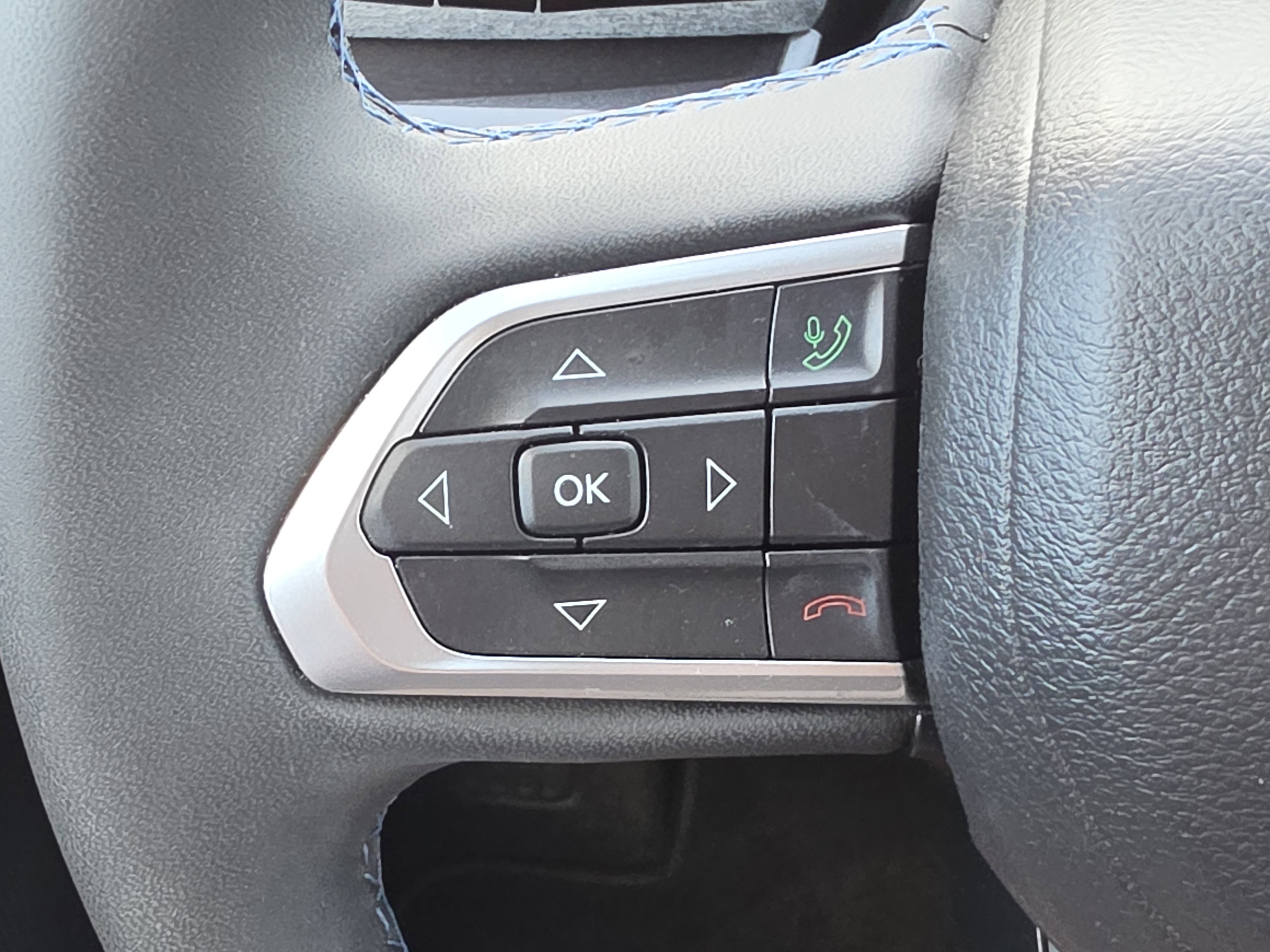 Used 2022 Jeep Compass Latitude AWD/4WD image 15