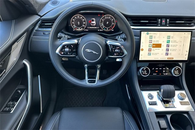 New 2026 Jaguar F-PACE R-Dynamic S image 13