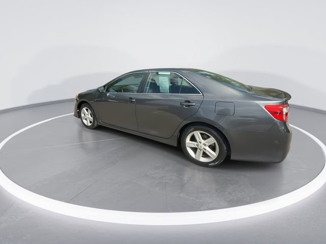 Used 2012 Toyota Camry SE FWD image 6