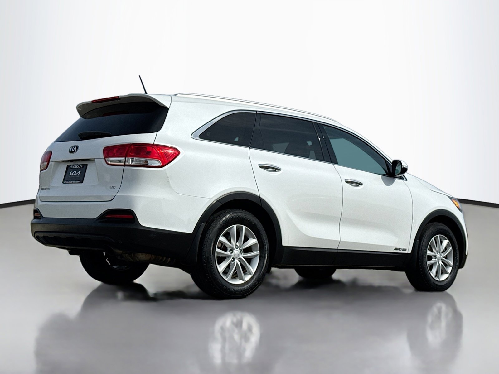 Used 2018 Kia Sorento LX image 2