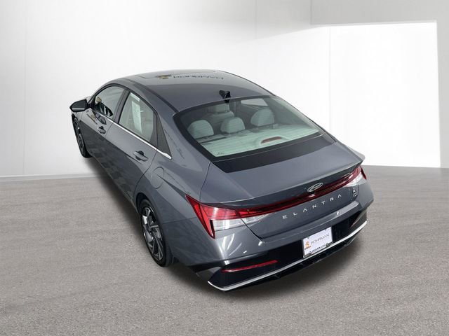 Certified 2025 Hyundai Elantra SEL FWD image 38
