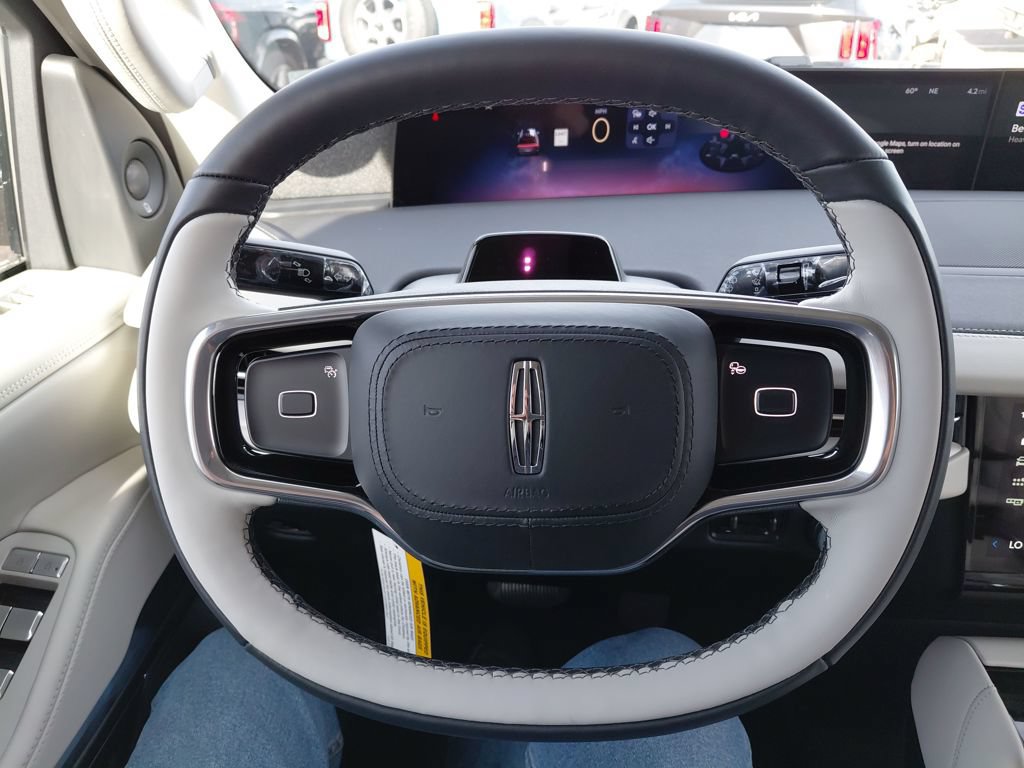 New 2026 Lincoln Navigator L Reserve AWD/4WD image 21