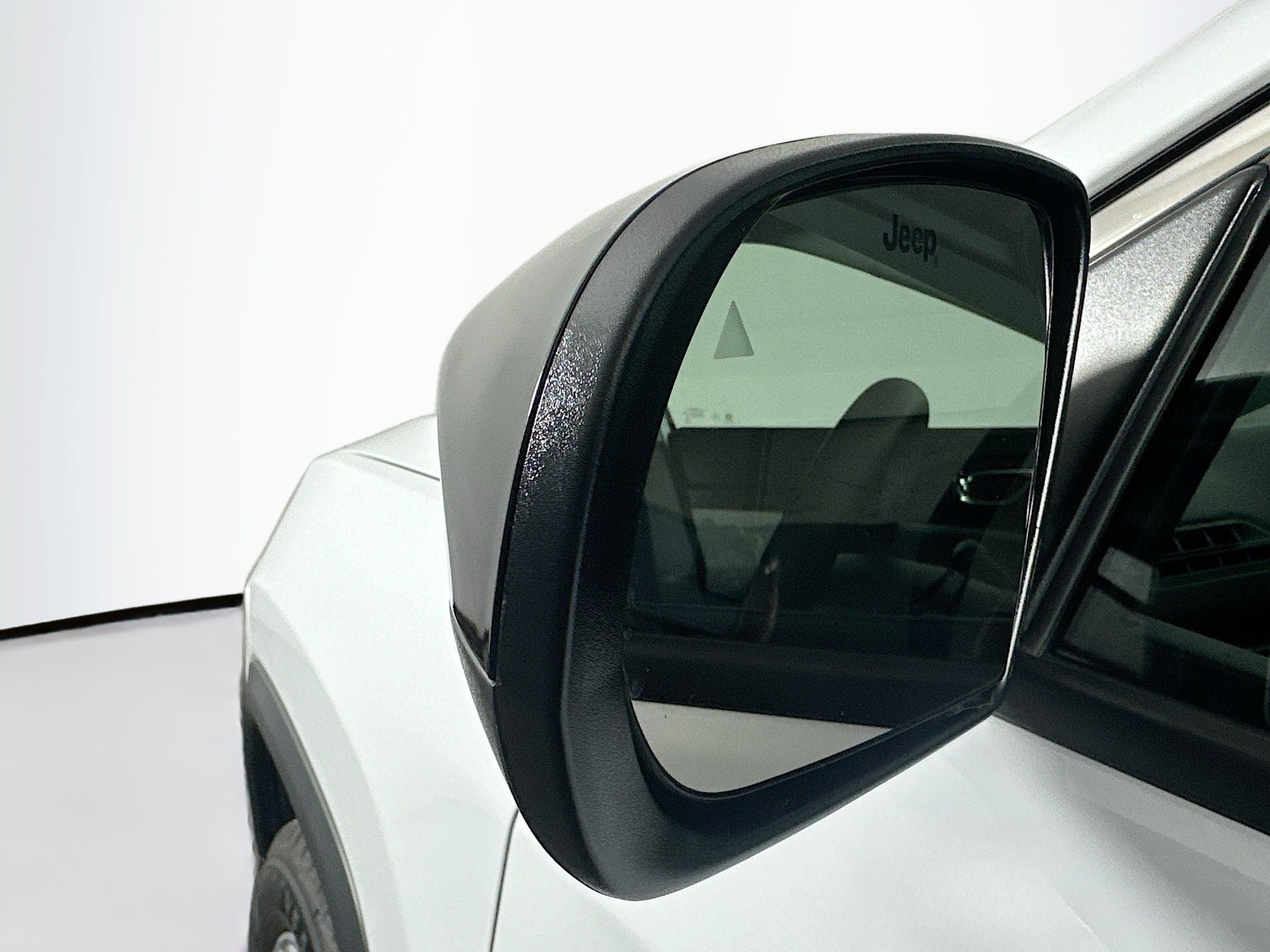 Used 2022 Jeep Compass Latitude FWD image 16