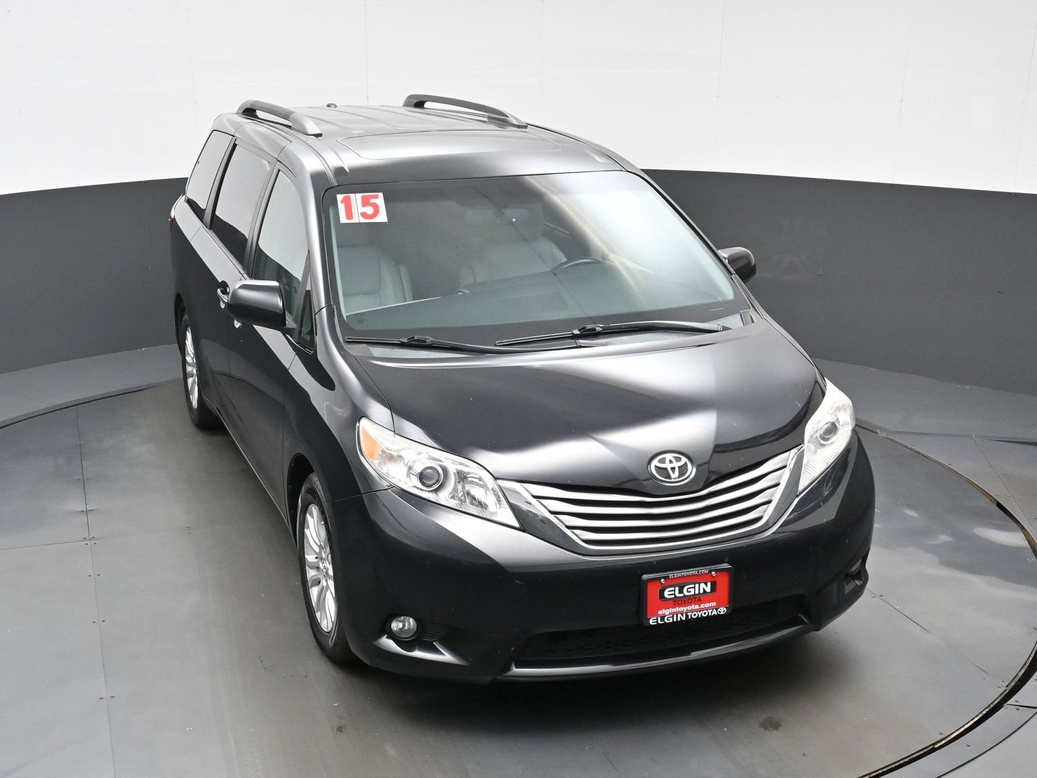 Used 2015 Toyota Sienna XLE w/ XLE Navigation Package FWD image 36
