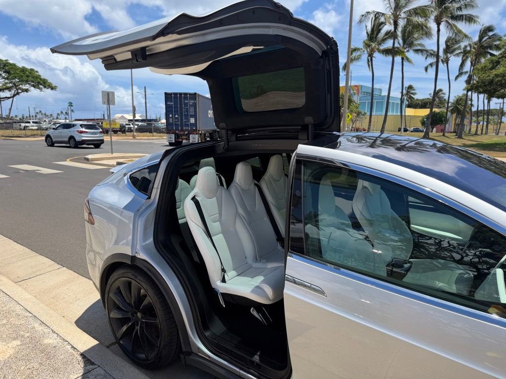 Used 2017 Tesla Model X 90D AWD/4WD image 11