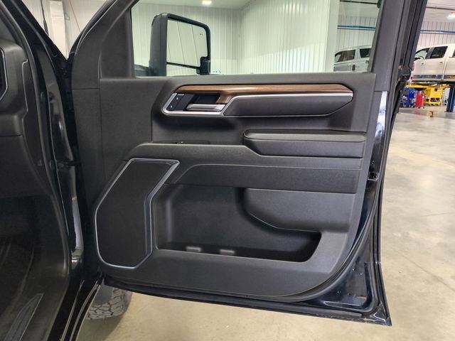 Used 2025 Chevrolet Silverado 3500 LT w/ Trail Boss Package AWD/4WD image 29