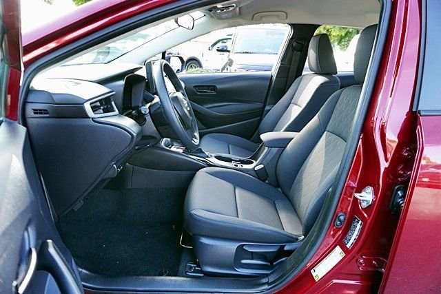 Used 2026 Toyota Corolla LE w/ Carpet Mat Package (TMS) FWD image 13