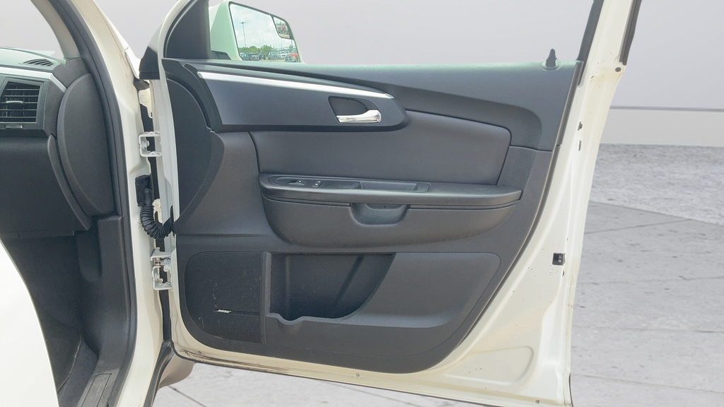 Used 2011 Chevrolet Traverse LT w/ Personal Connectivity Package FWD image 21