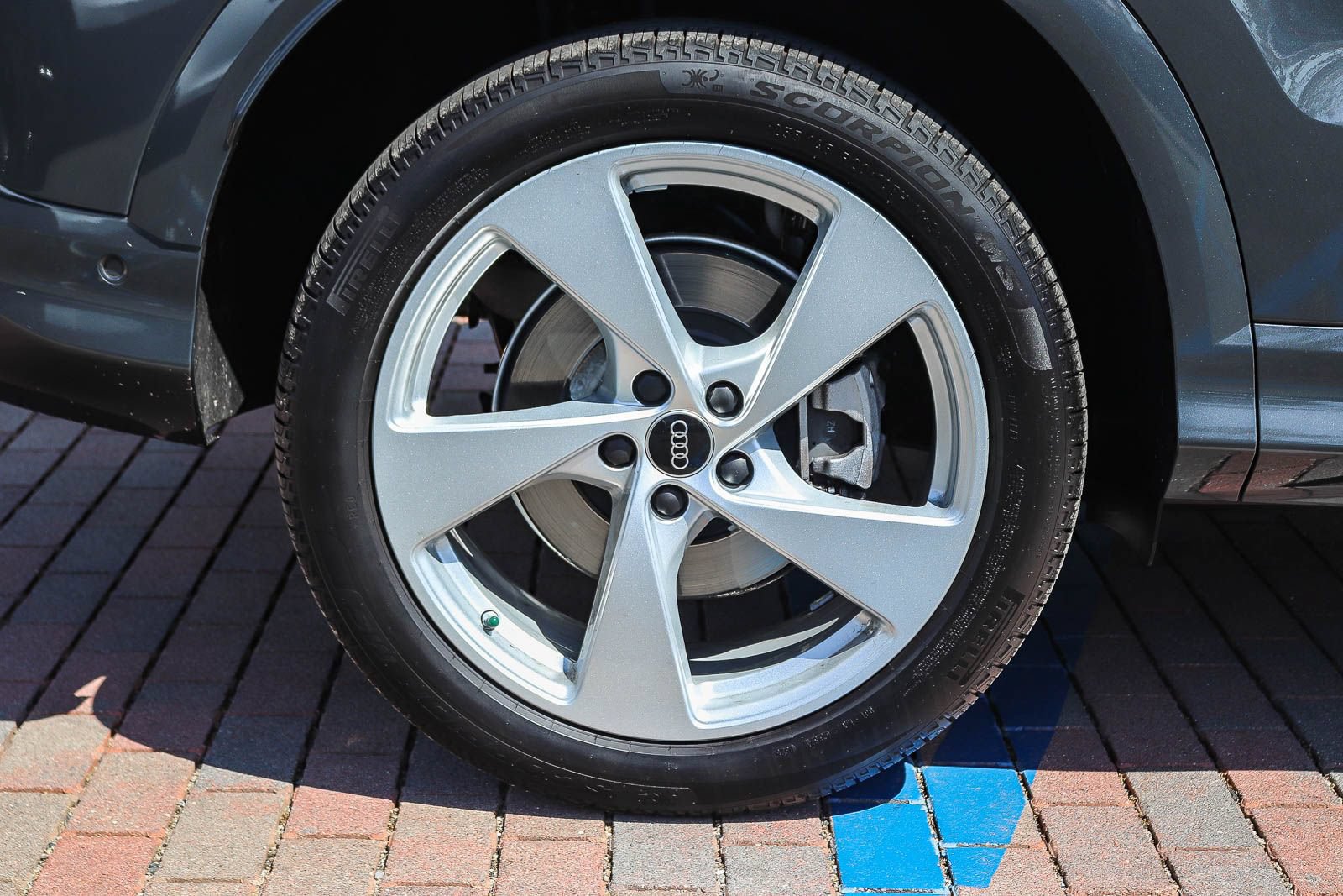 Certified 2025 Audi Q5 Premium AWD/4WD image 9