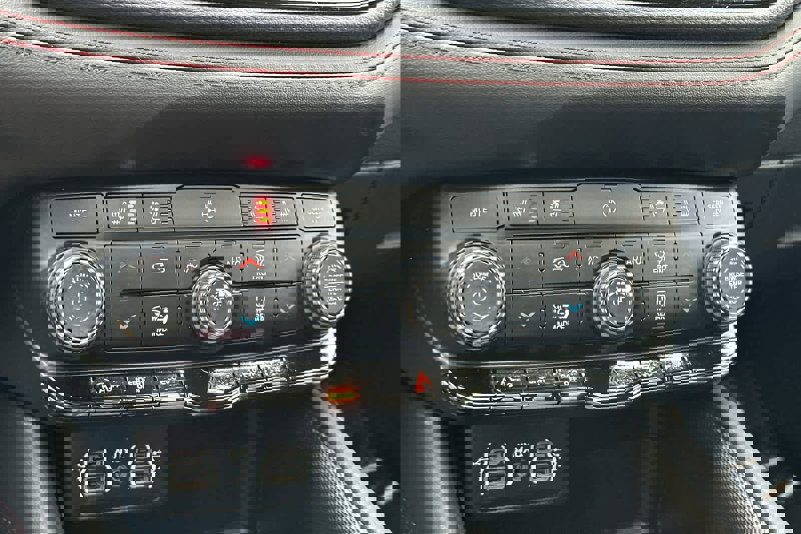 Used 2024 Dodge Durango GT image 24