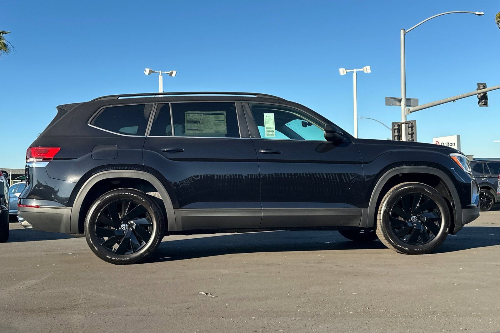 New 2026 Volkswagen Atlas SE image 4