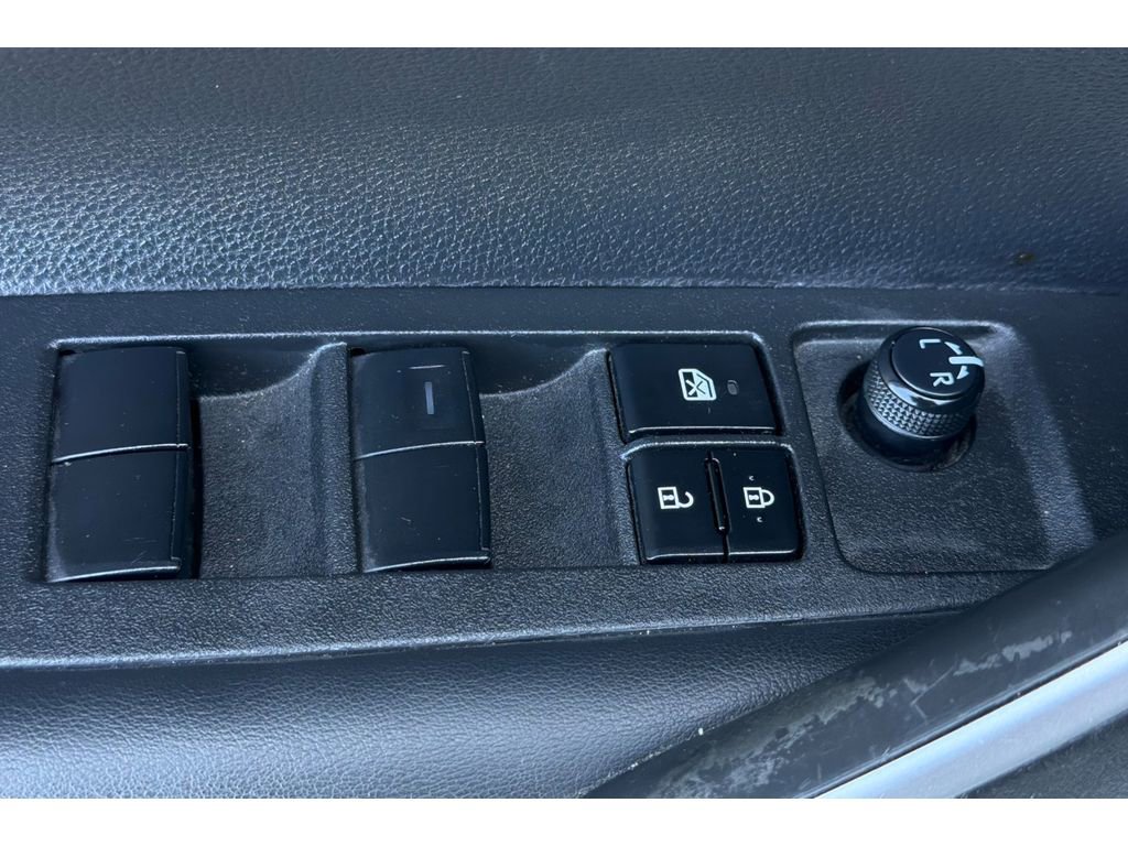 Used 2021 Toyota Corolla SE w/ Carpet Mat Package (TMS) FWD image 12