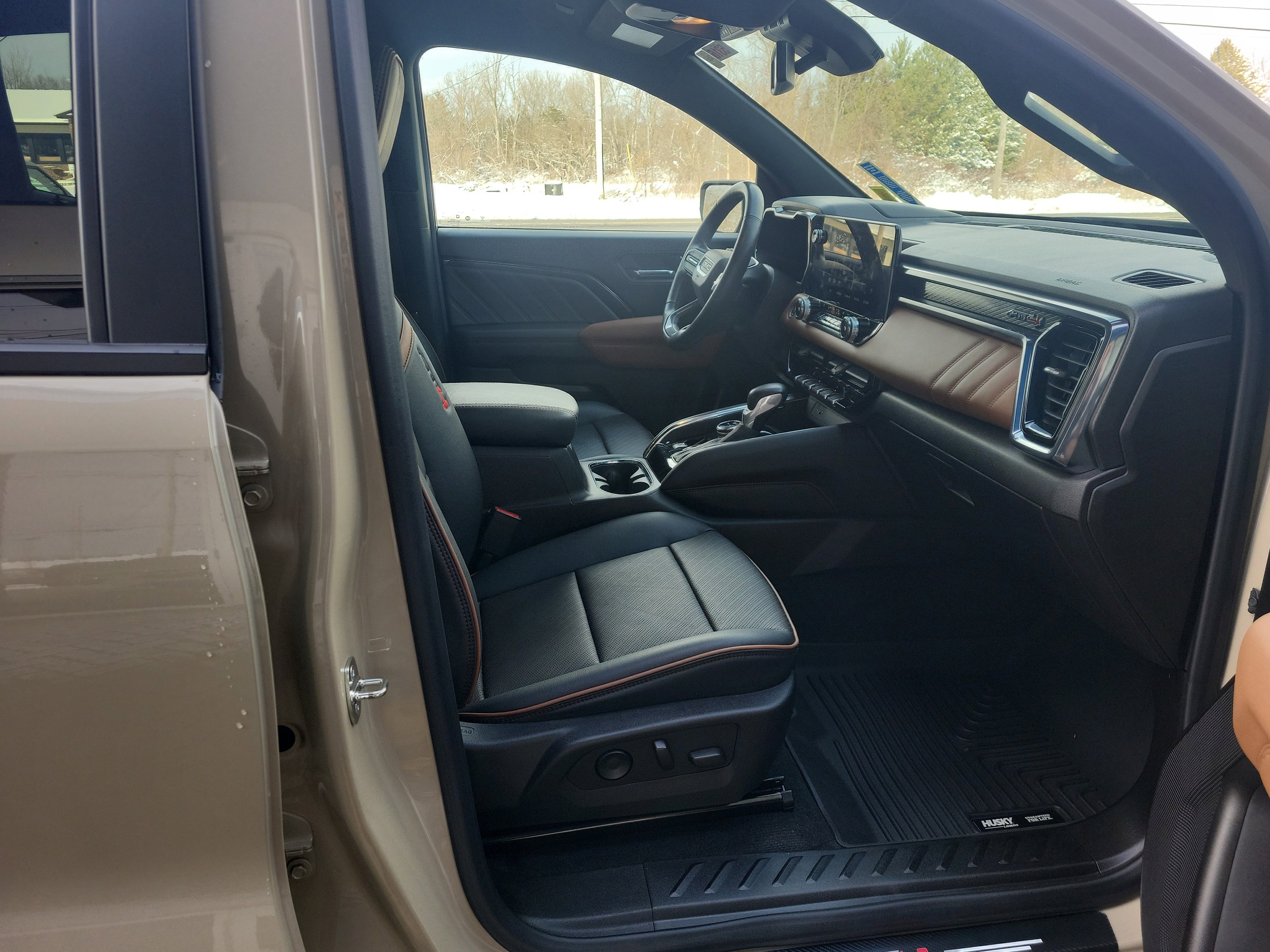 Used 2023 GMC Canyon AT4 w/ AT4 Premium Package image 19