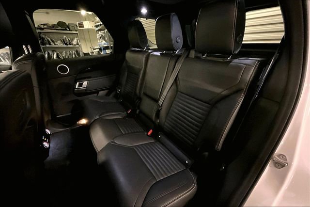 Certified 2025 Land Rover Discovery S image 17