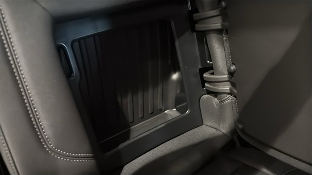 Used 2025 Chevrolet Silverado 1500 LTZ w/ LTZ Premium Package image 15