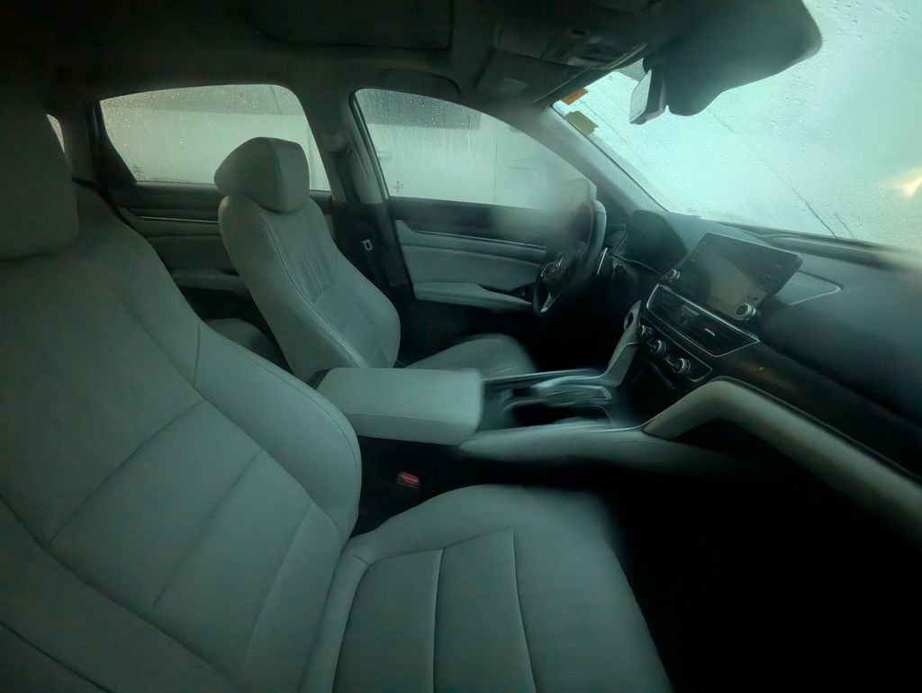Used 2019 Honda Accord Touring image 9