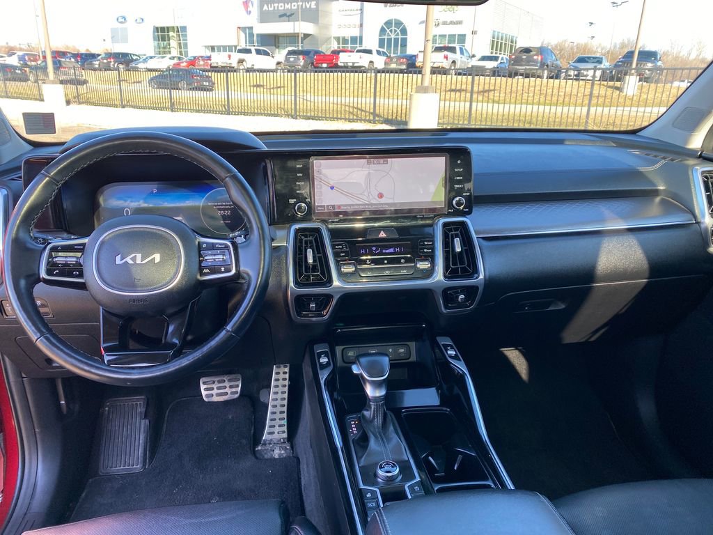 Used 2022 Kia Sorento SX image 13
