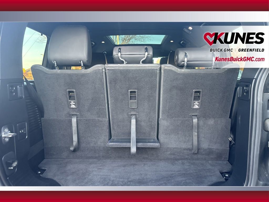 Used 2024 Land Rover Defender 130 X-Dynamic SE image 43