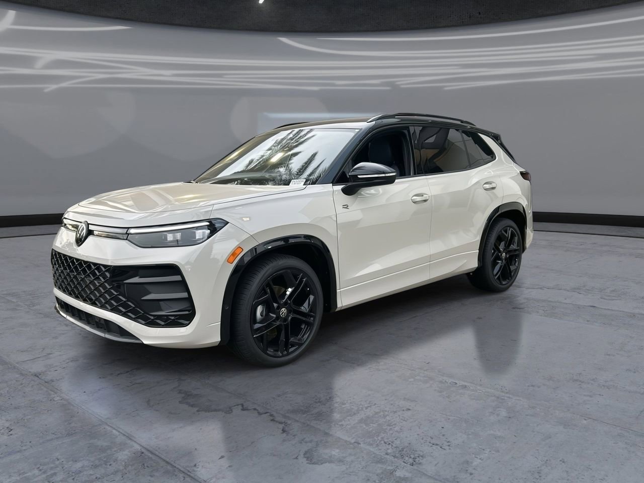 New 2026 Volkswagen Tiguan SE R-Line image 3