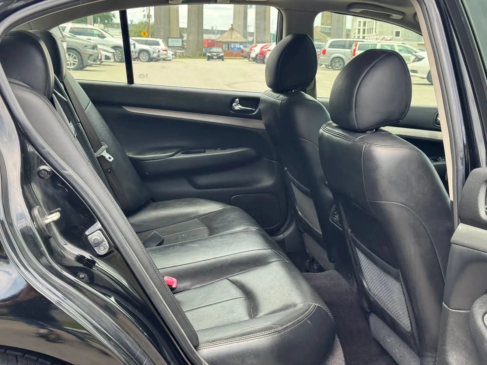 Used 2012 INFINITI G37 x Sedan w/ Premium Pkg AWD/4WD image 16