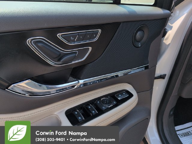 Used 2020 Lincoln Corsair Reserve w/ Equipment Group 201A FWD image 11
