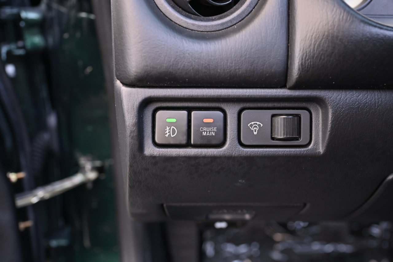 Used 2002 MAZDA MX-5 Miata RWD image 28