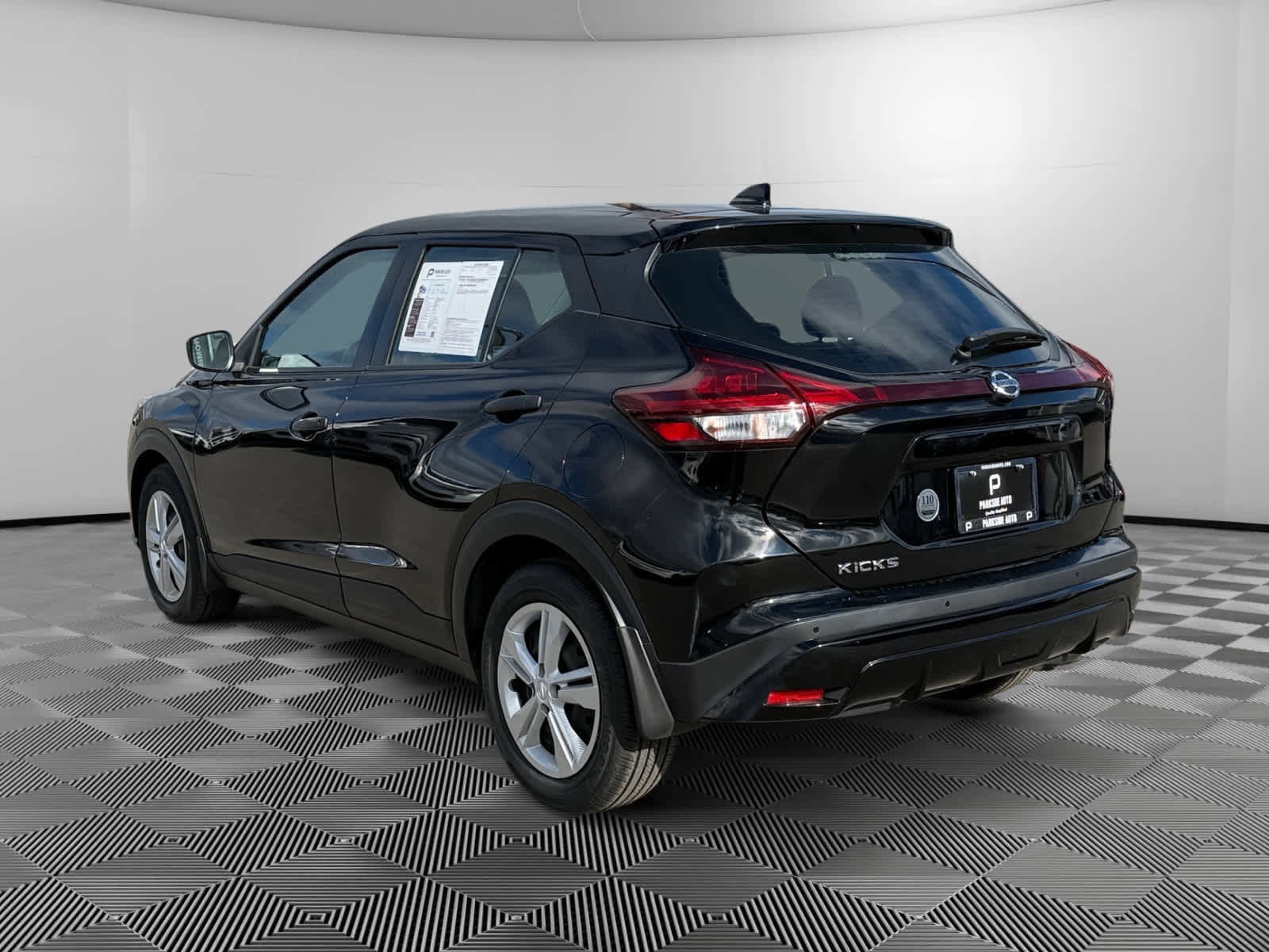 Used 2021 Nissan Kicks S image 3
