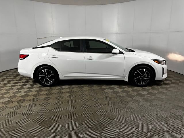 Used 2025 Nissan Sentra SV w/ All-Weather Package FWD image 5