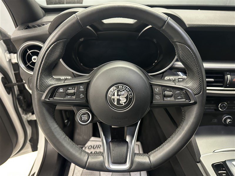 Used 2024 Alfa Romeo Stelvio Ti AWD/4WD image 22