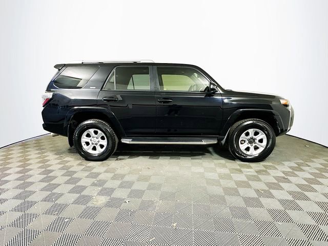 Used 2018 Toyota 4Runner SR5 Premium image 9