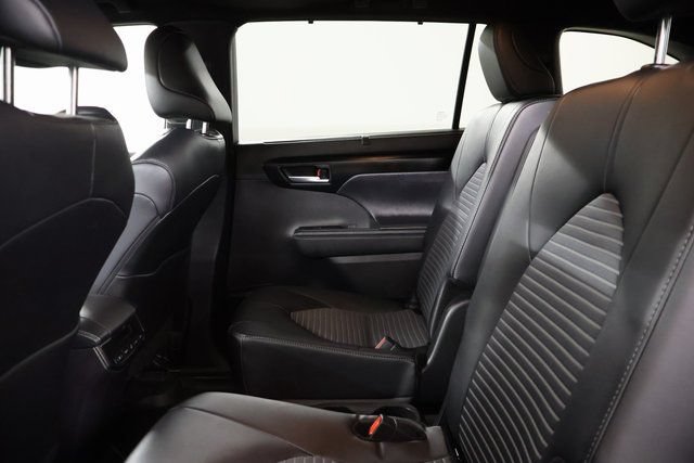 Certified 2025 Toyota Highlander XSE AWD/4WD image 29