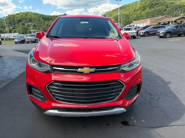 Used 2020 Chevrolet Trax LT w/ LPO, Protection Package AWD/4WD image 2