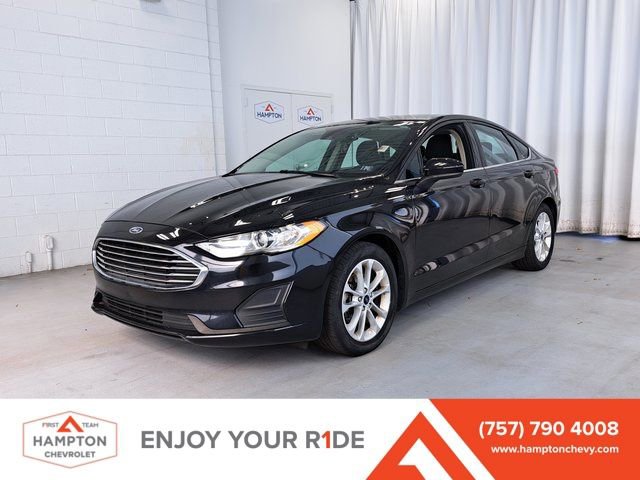 Used 2019 Ford Fusion SE image 1