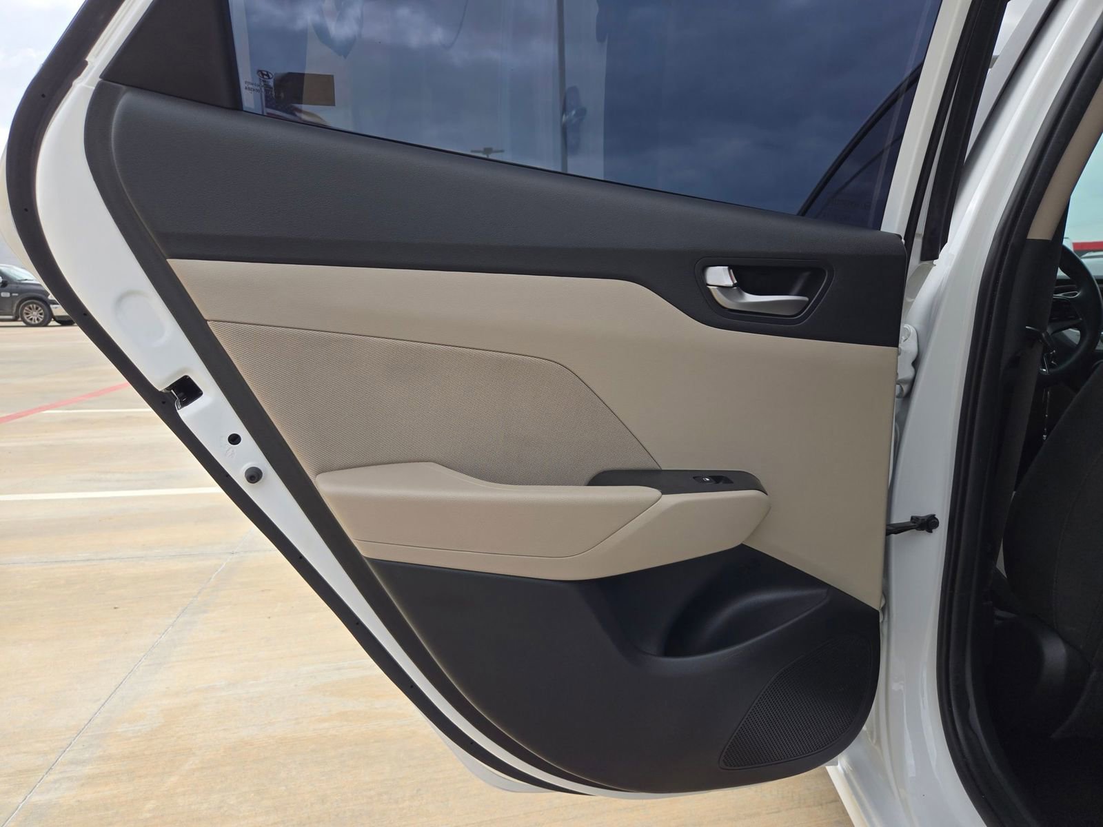 Used 2022 Hyundai Accent SEL FWD image 15