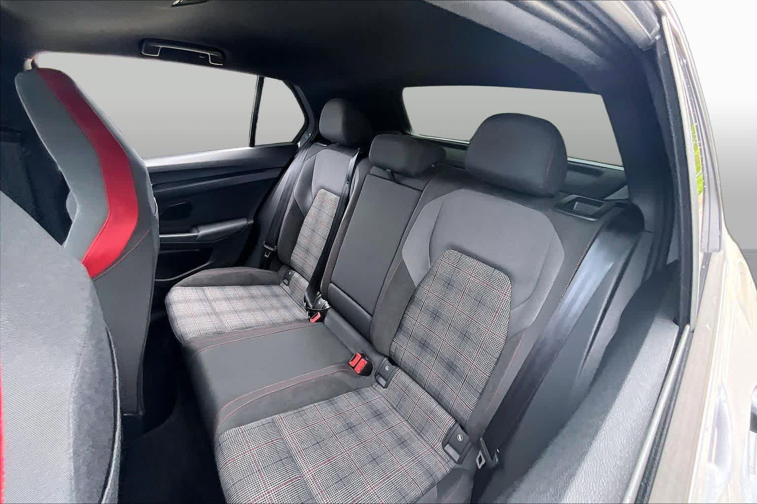 Used 2024 Volkswagen GTI SE FWD image 20