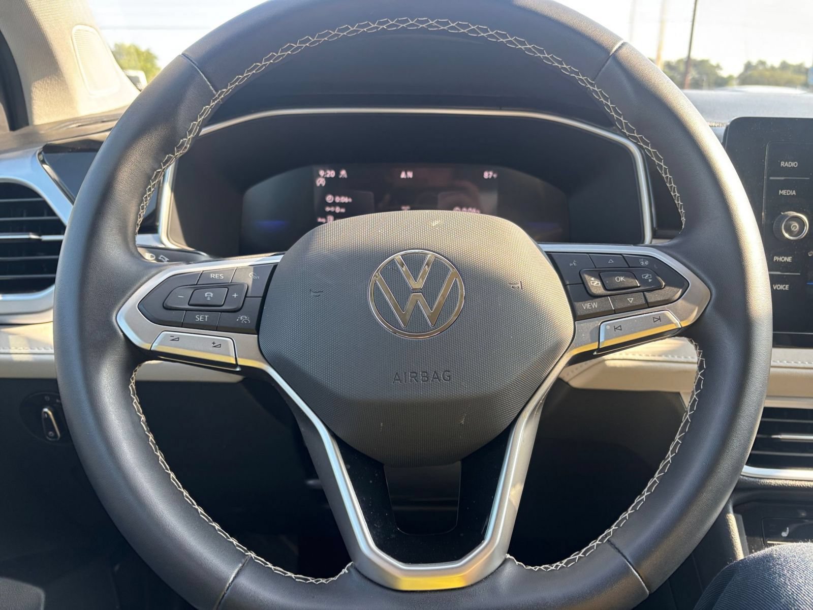 Used 2026 Volkswagen Taos SE AWD/4WD image 24