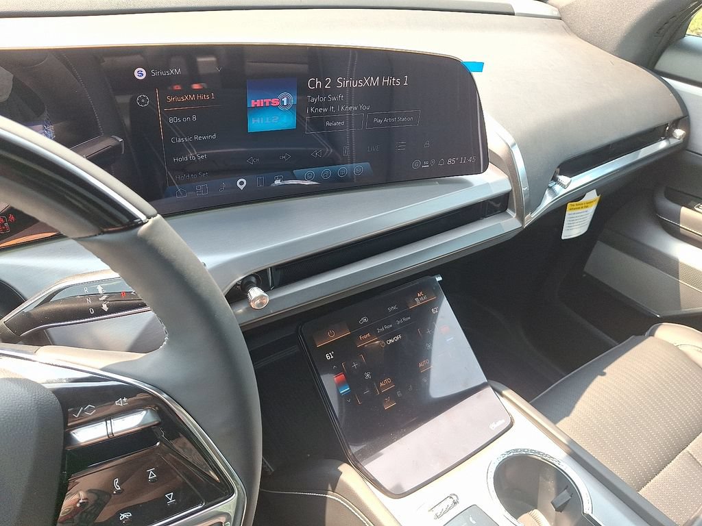 New 2027 Cadillac Vistiq Sport w/ LPO, Floor Liner Package AWD/4WD image 8